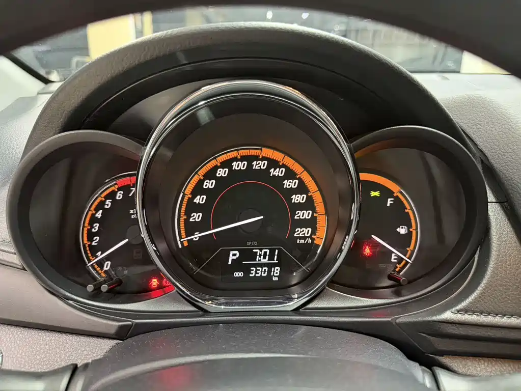 Toyota Yaris L 2022 — фото 17
