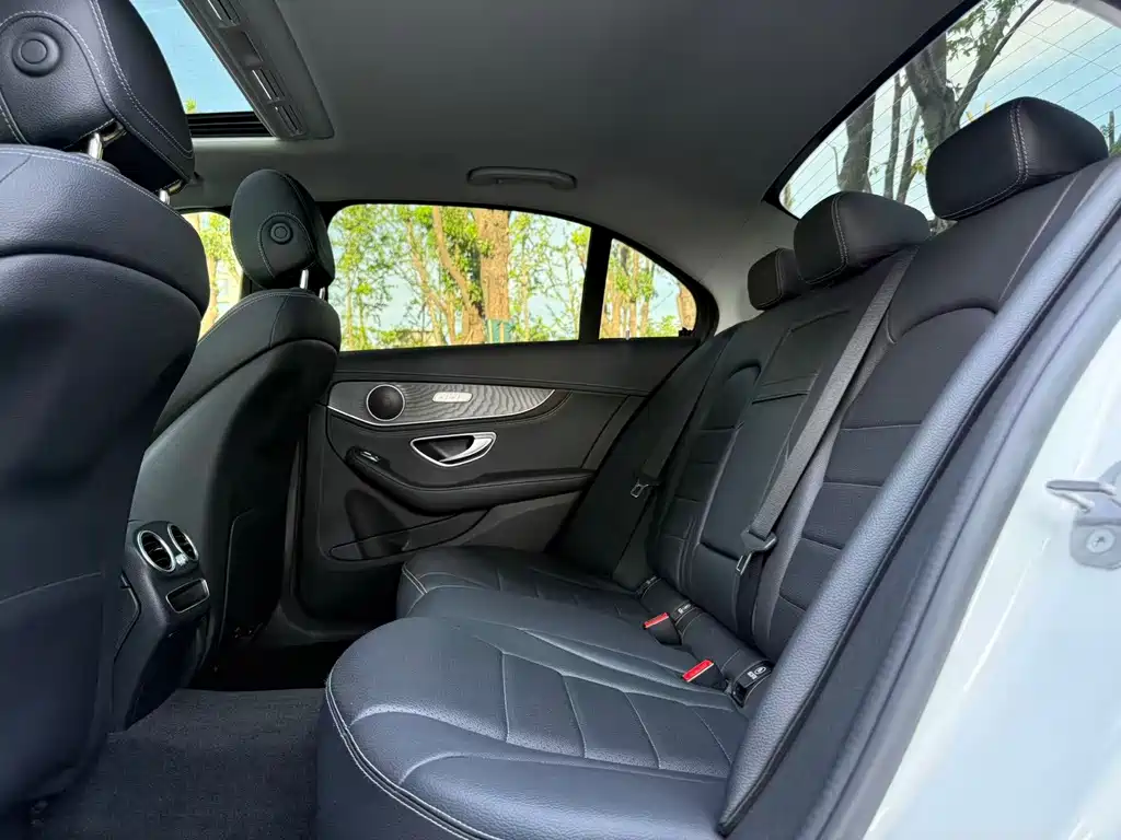 Mercedes-Benz C-Class 2019 — фото 13