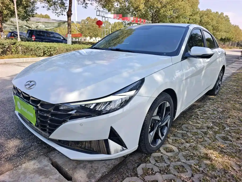 Hyundai Elantra 2023 — фото 2