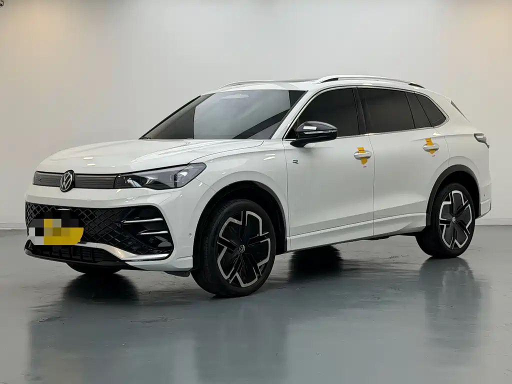 Volkswagen Tiguan L 2025 — фото 1