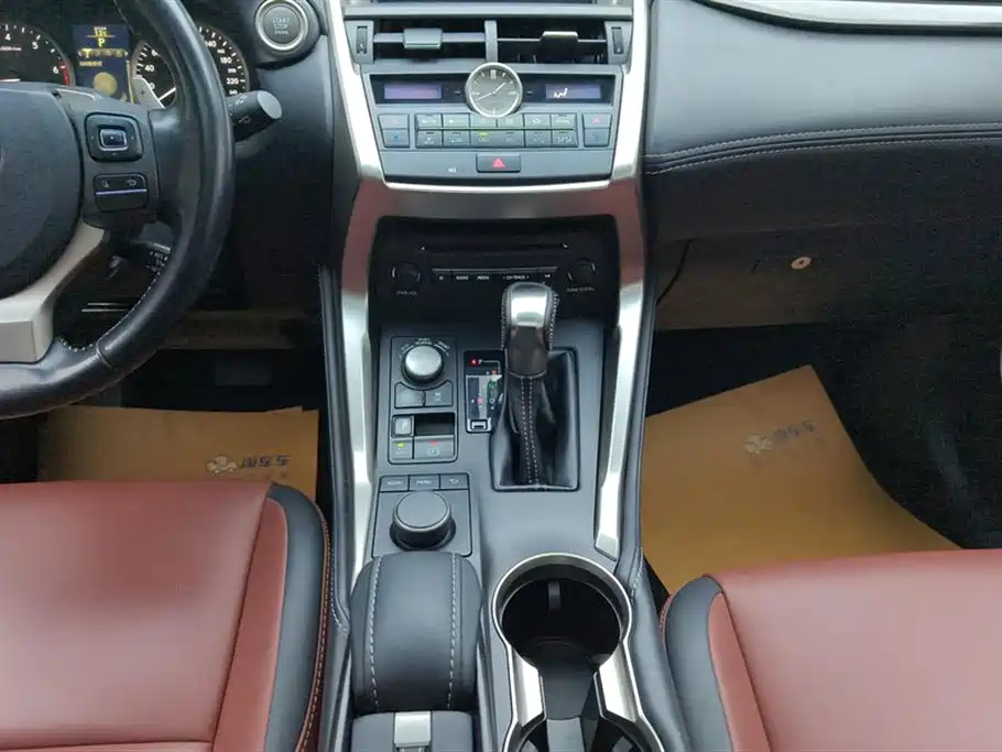 Lexus NX 2015 — фото 16