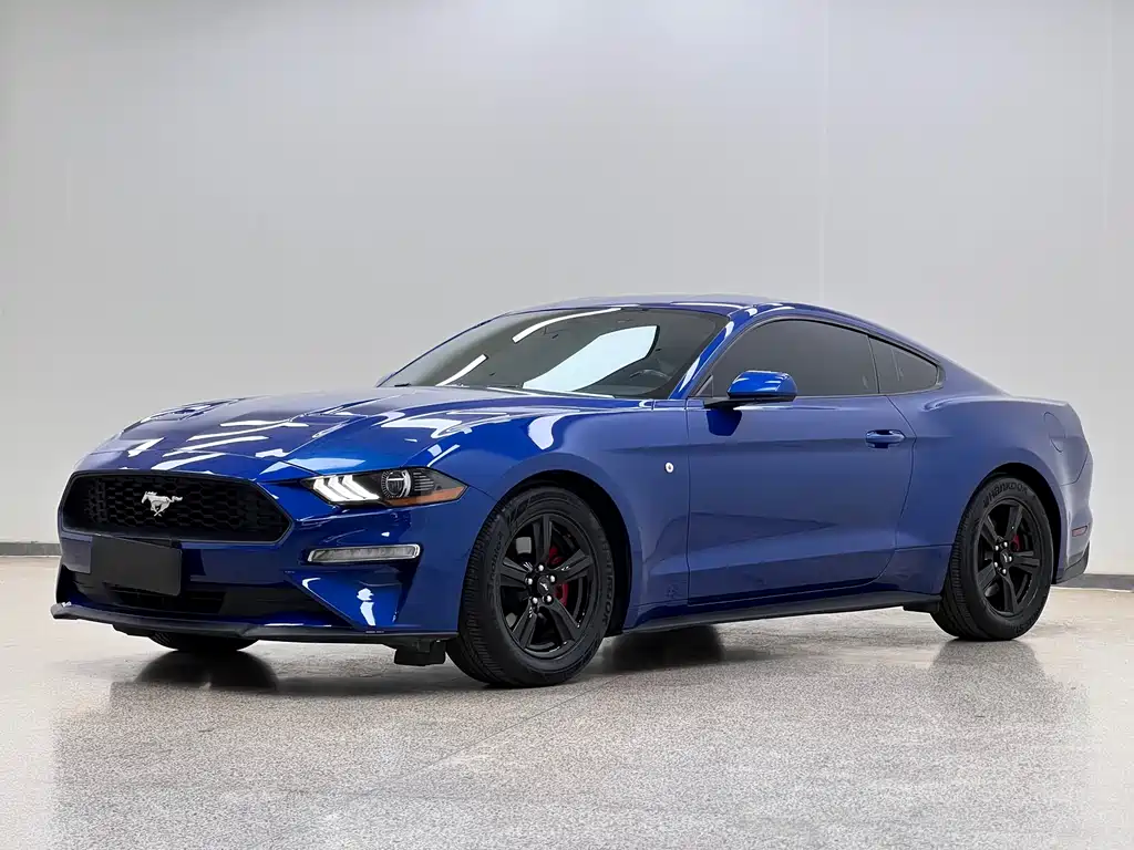 Ford Mustang 2020 — фото 1