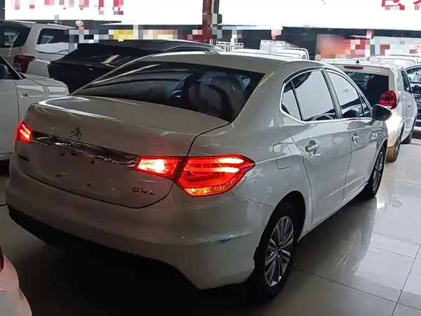Citroën C4L 2015