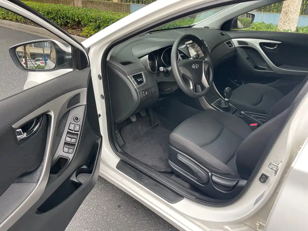 Hyundai Elantra Langdong 2014
