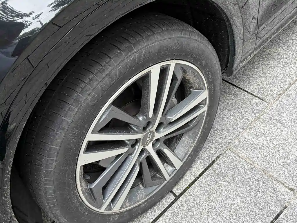 Audi Q5L 2020