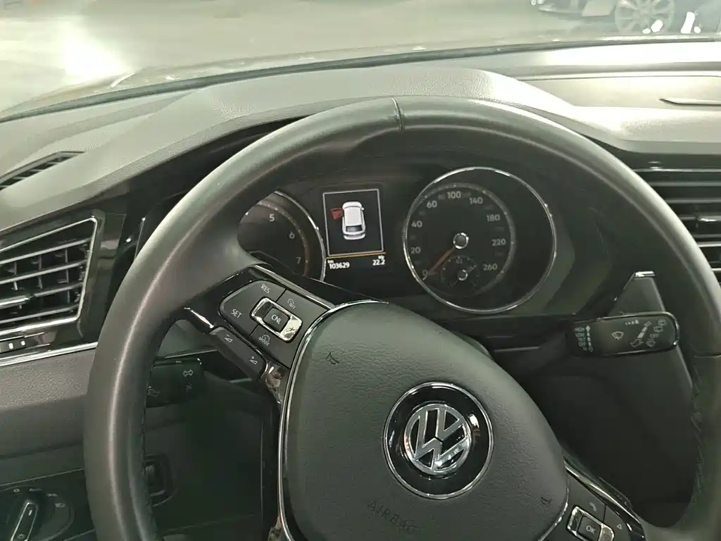 Volkswagen Tiguan L 2018 — фото 12