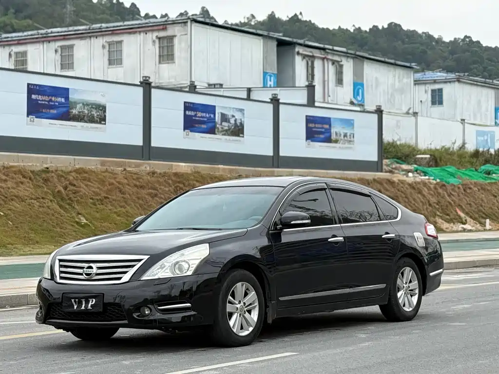 Nissan Teana 2010 — фото 1