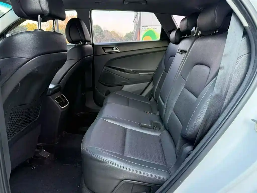 Hyundai Tucson 2017 — фото 24