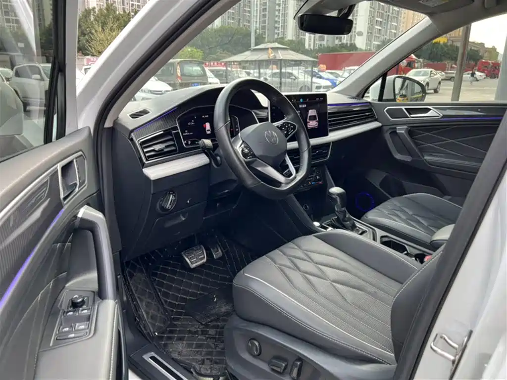 Volkswagen Tiguan L 2023 — фото 11