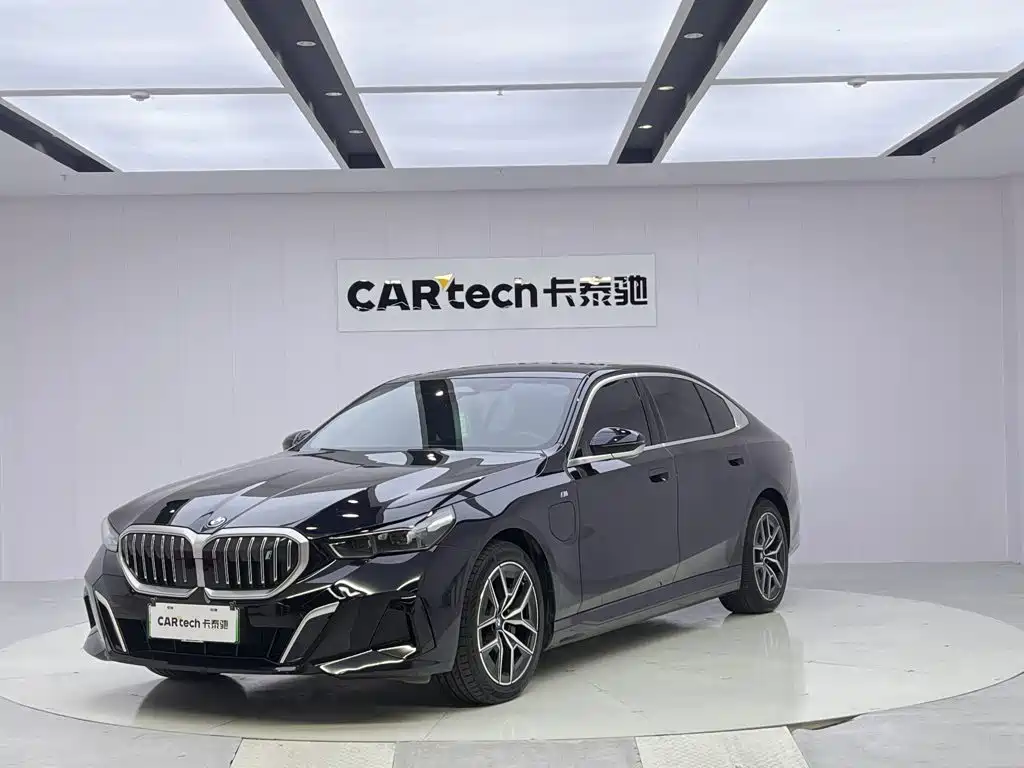BMW i5 2024 — фото 1