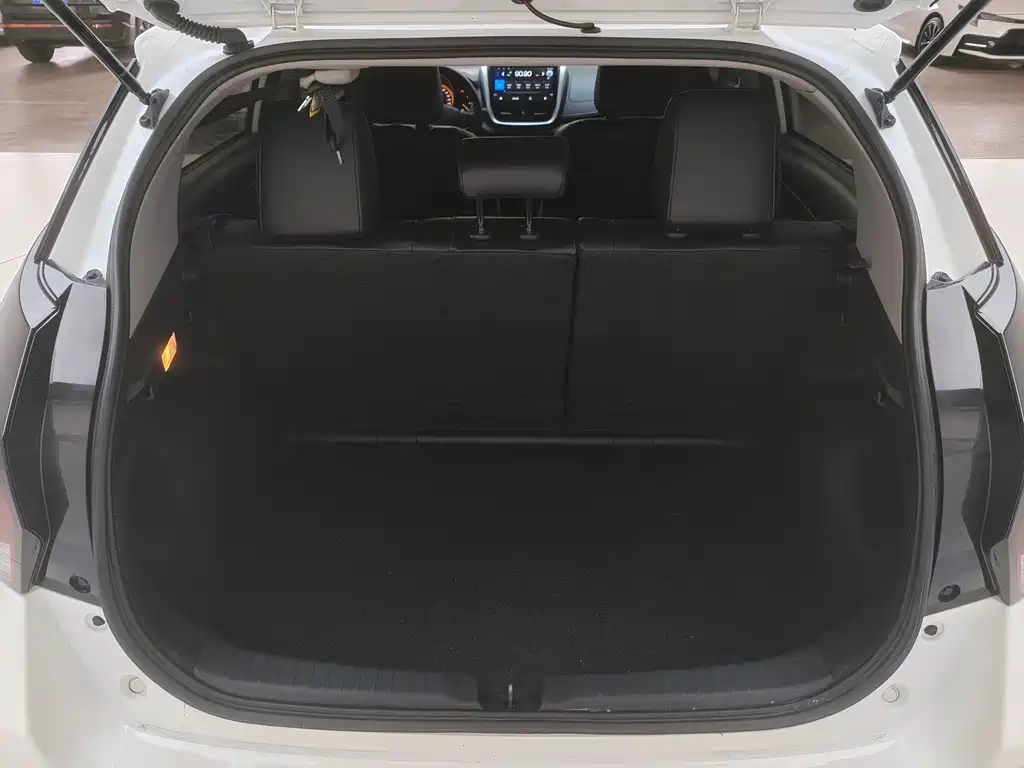 Toyota Yaris L 2022 — фото 20