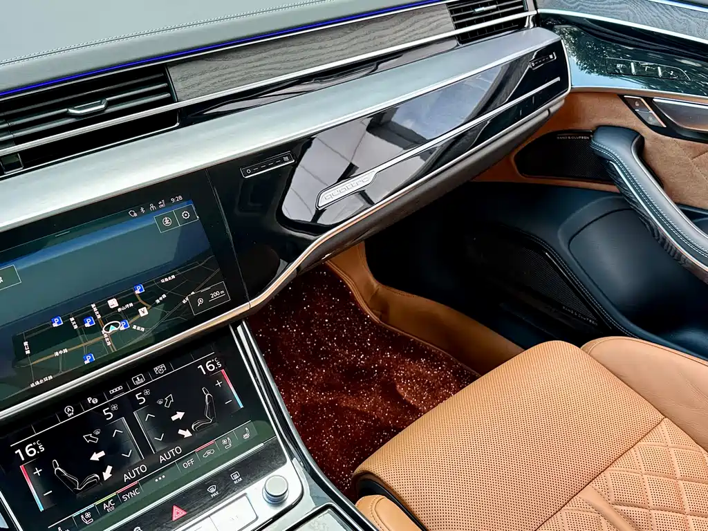 Audi A8 2024 — фото 16