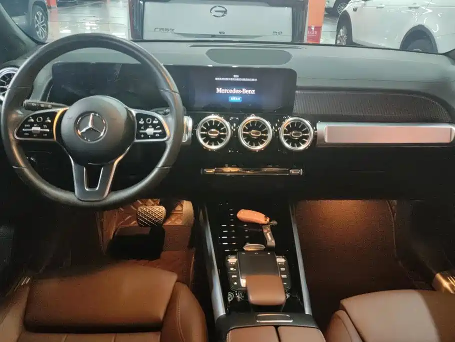 Mercedes-Benz GLB 2021 — фото 12