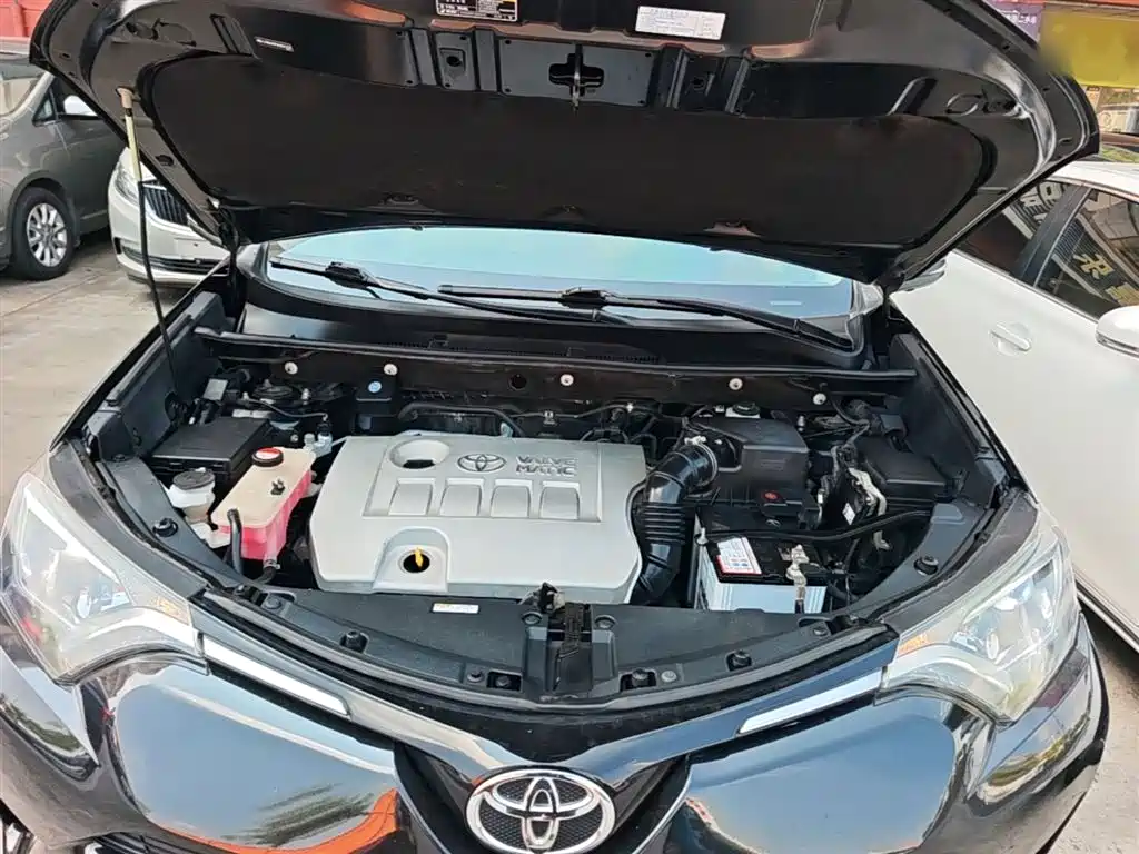 Toyota RAV4 2017 — фото 20