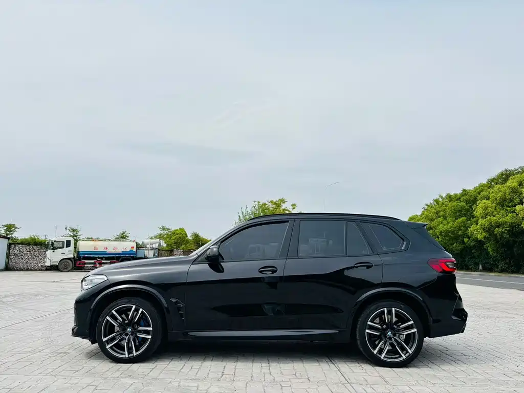 BMW X5 M 2022 — фото 3