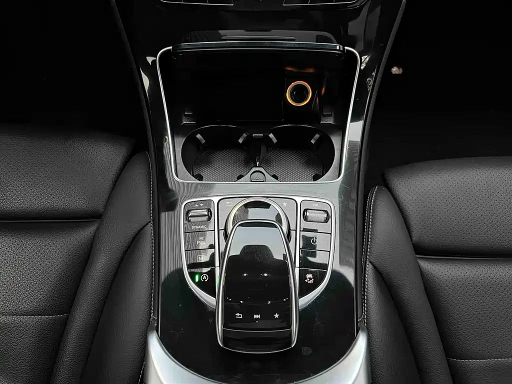 Mercedes-Benz GLC 2017 — фото 23