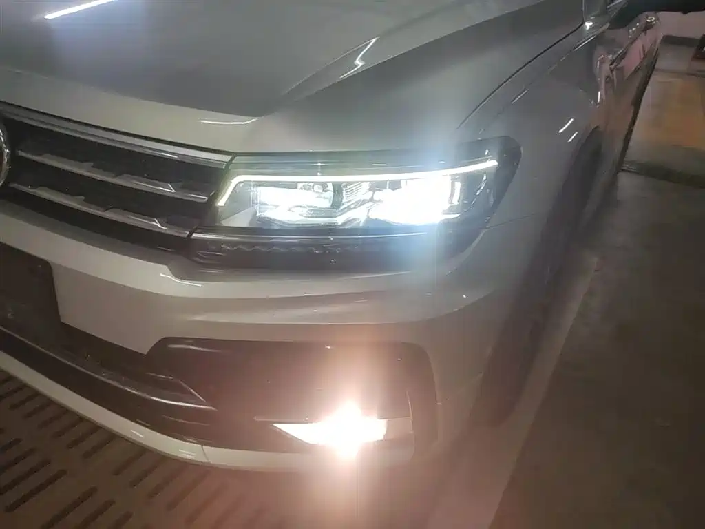 Volkswagen Tiguan L 2021 — фото 24
