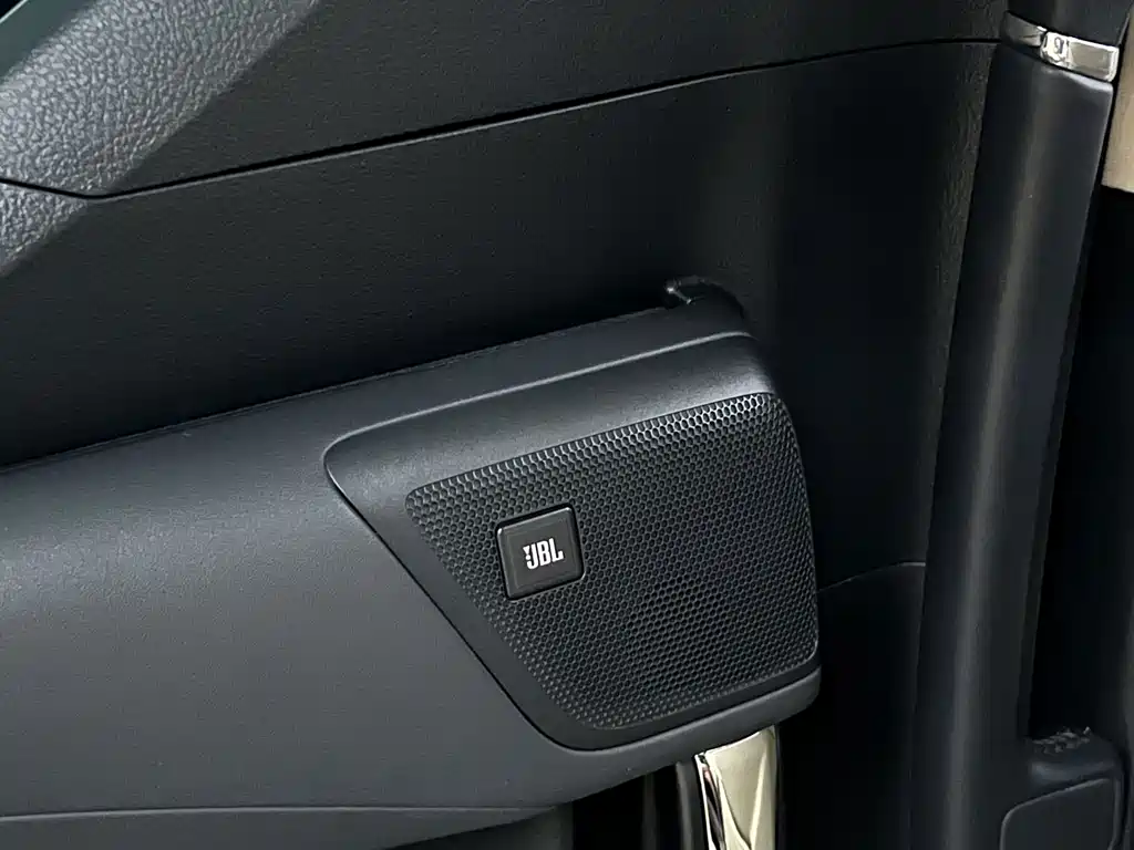 Toyota Vellfire 2020 — фото 29