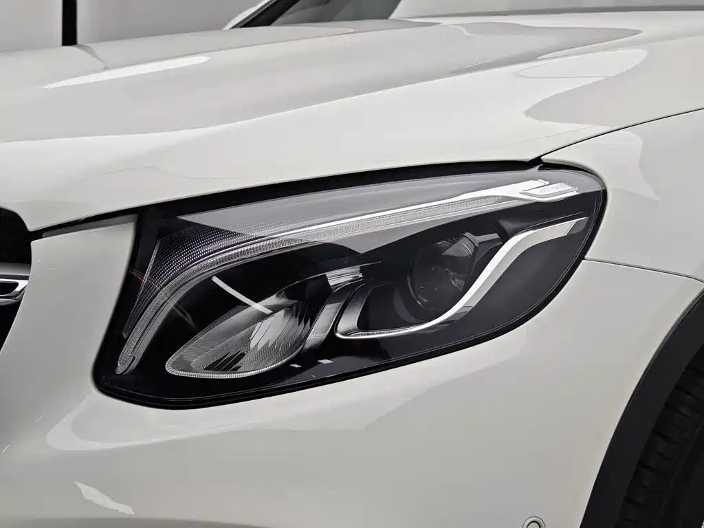 Mercedes-Benz GLC 2018 — фото 12