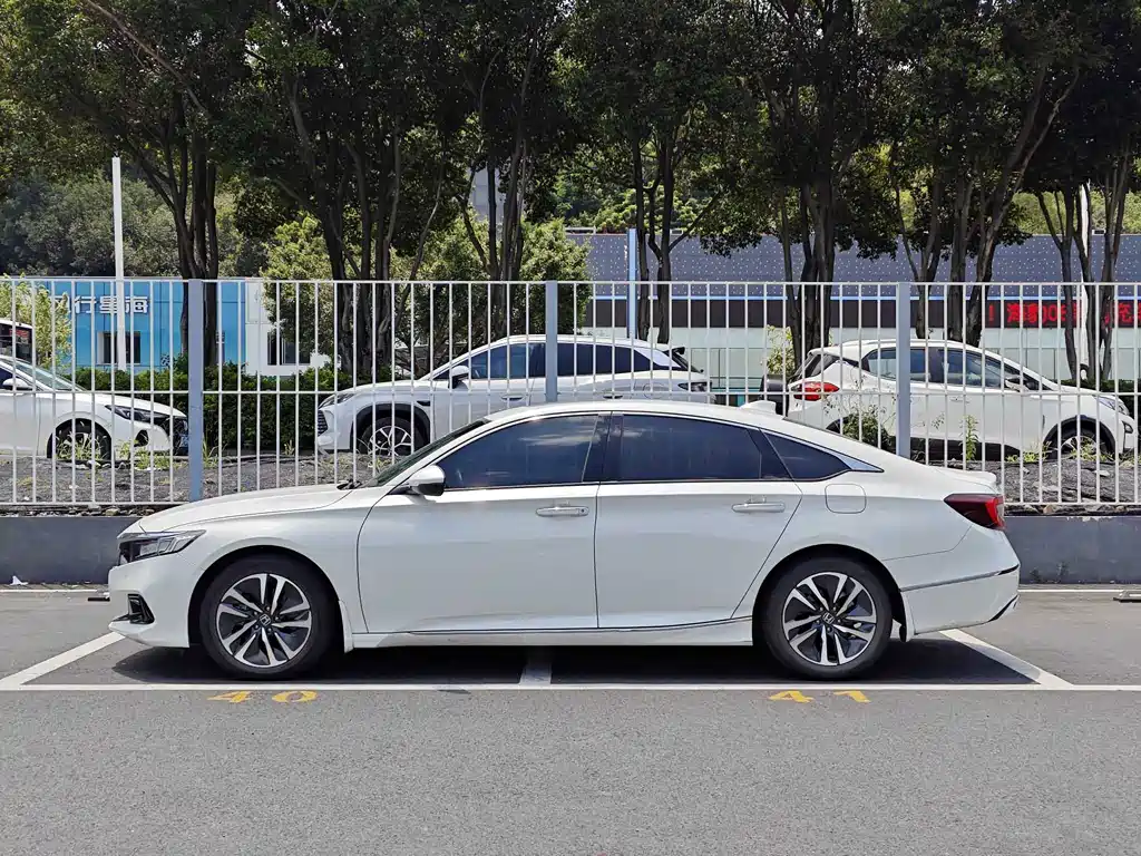 Honda Accord 2022 — фото 2