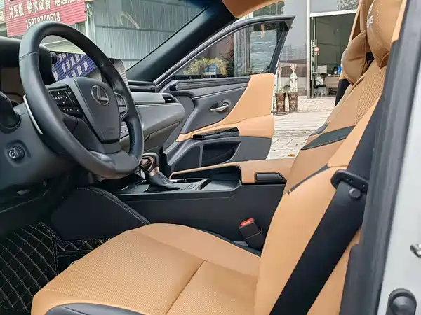Lexus ES 2023