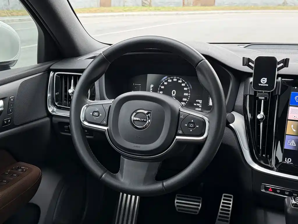 Volvo S60 2021 — фото 5