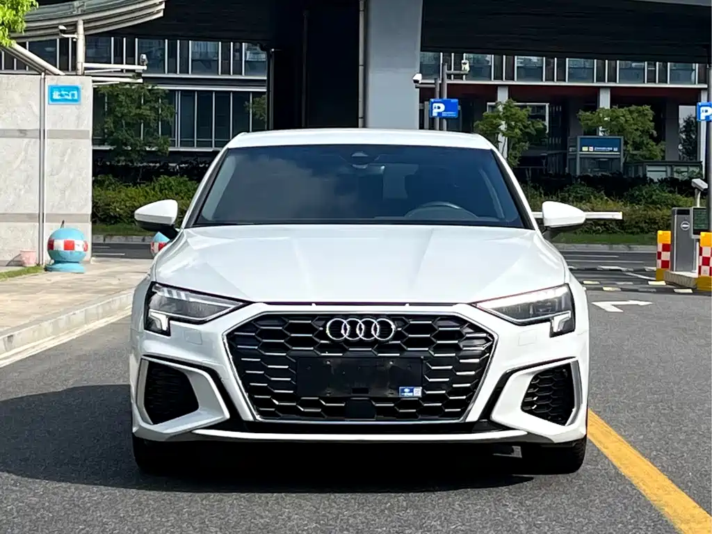 Audi A3 2022 — фото 2