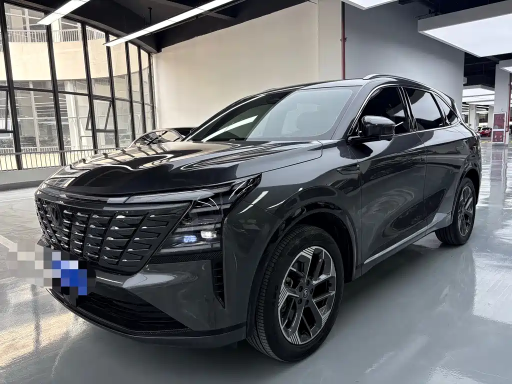 Changan CS75PLUS 2025 — фото 1