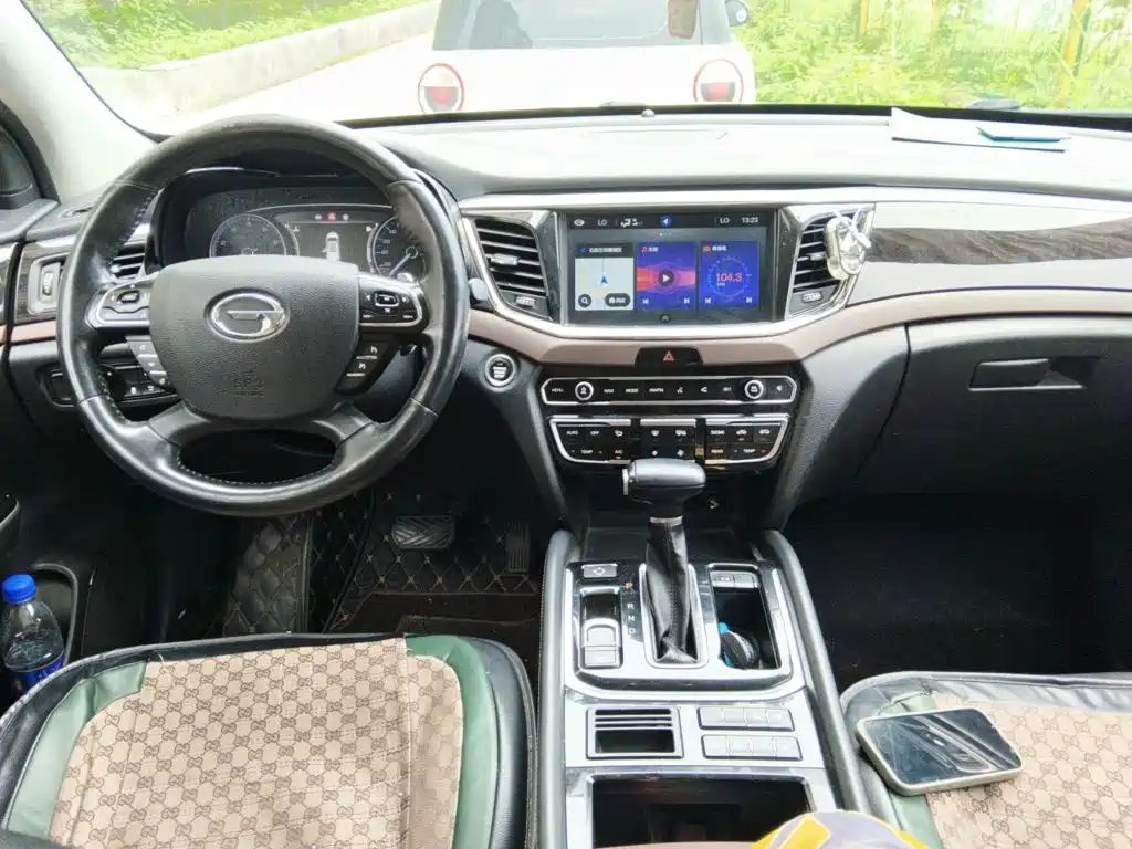 GAC Trumpchi GS8 2017 — фото 10