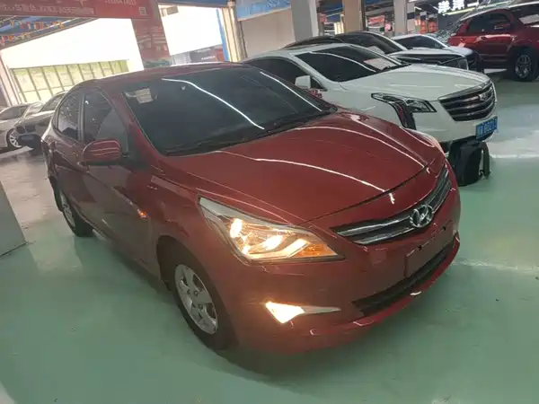 Hyundai Accent 2015