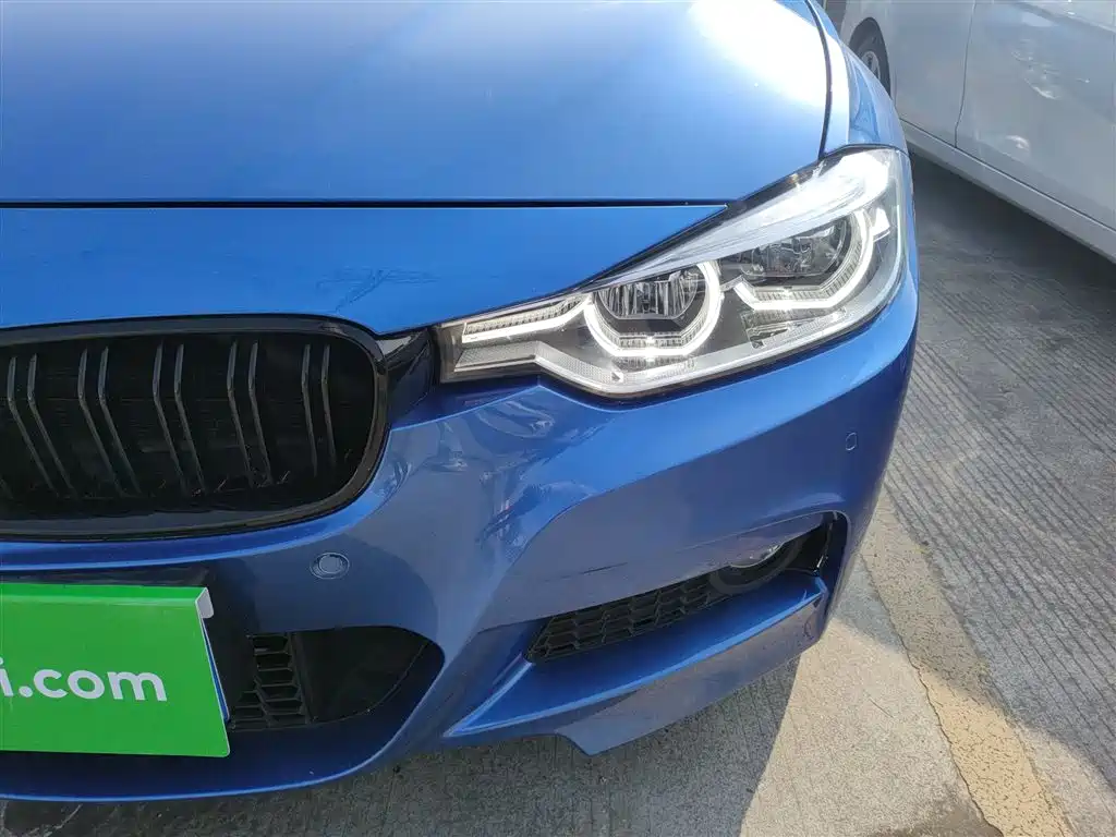 BMW 3 Series 2019 — фото 18