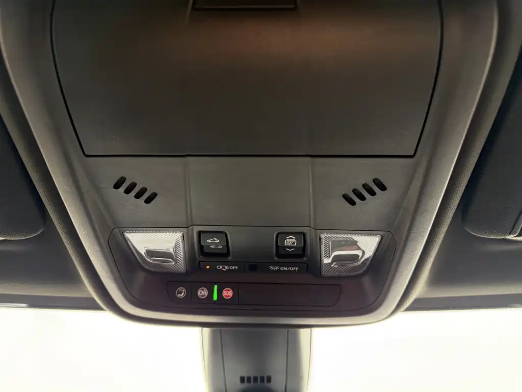 Cadillac XT5 2020 — фото 12