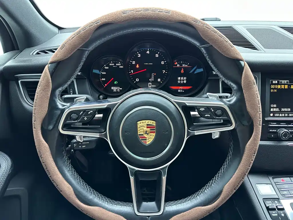 Porsche Macan 2015 — фото 11