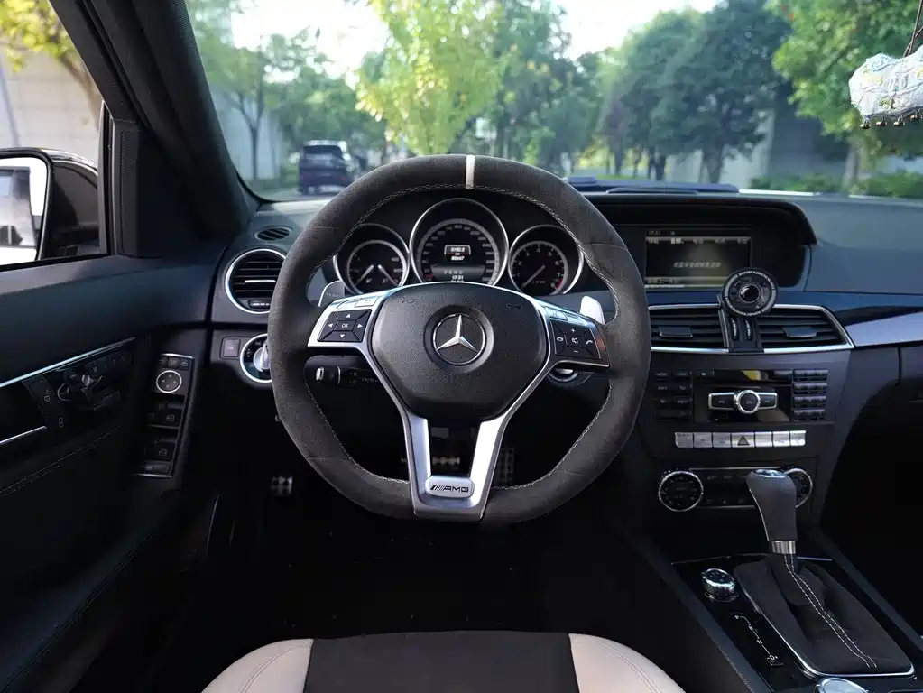 Mercedes-Benz C-Class AMG 2015 — фото 8