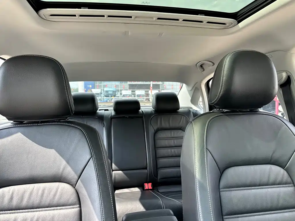 Volkswagen Passat 2018 — фото 13