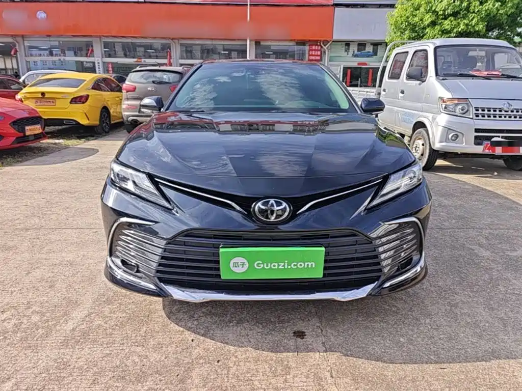 Toyota Camry 2023 — фото 3