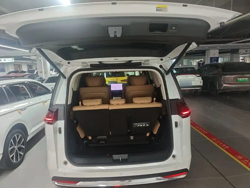 GAC Trumpchi E8 PHEV 2024 — фото 19