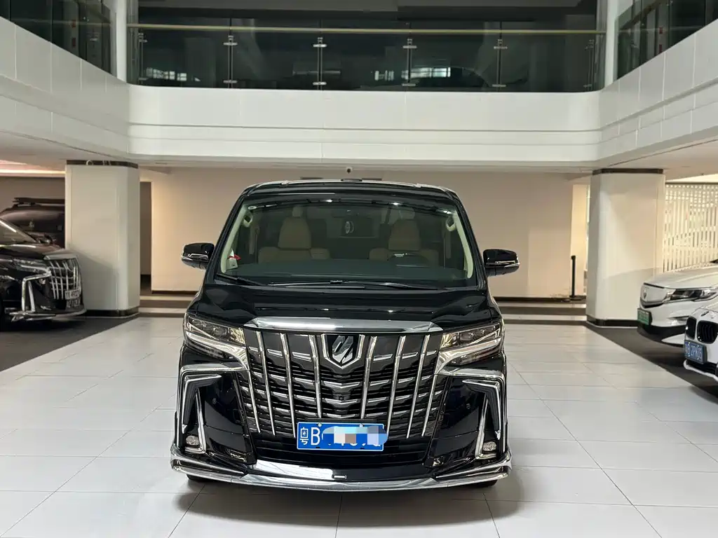 Toyota Alphard 2017 — фото 2