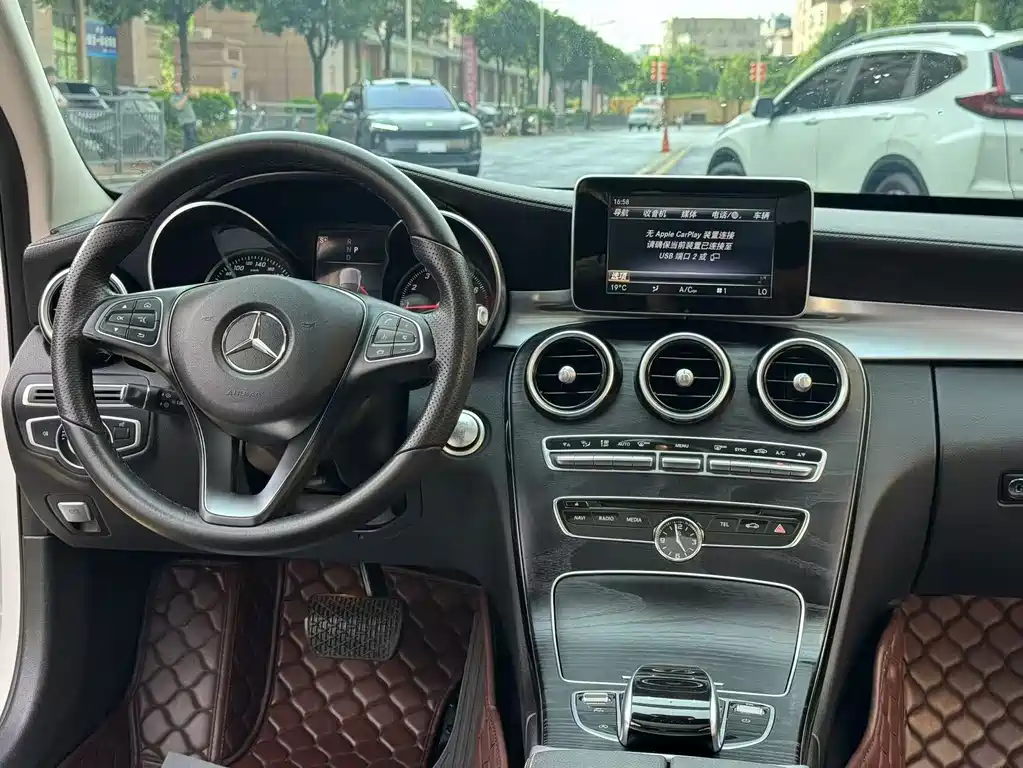 Mercedes-Benz C-Class 2018 — фото 13
