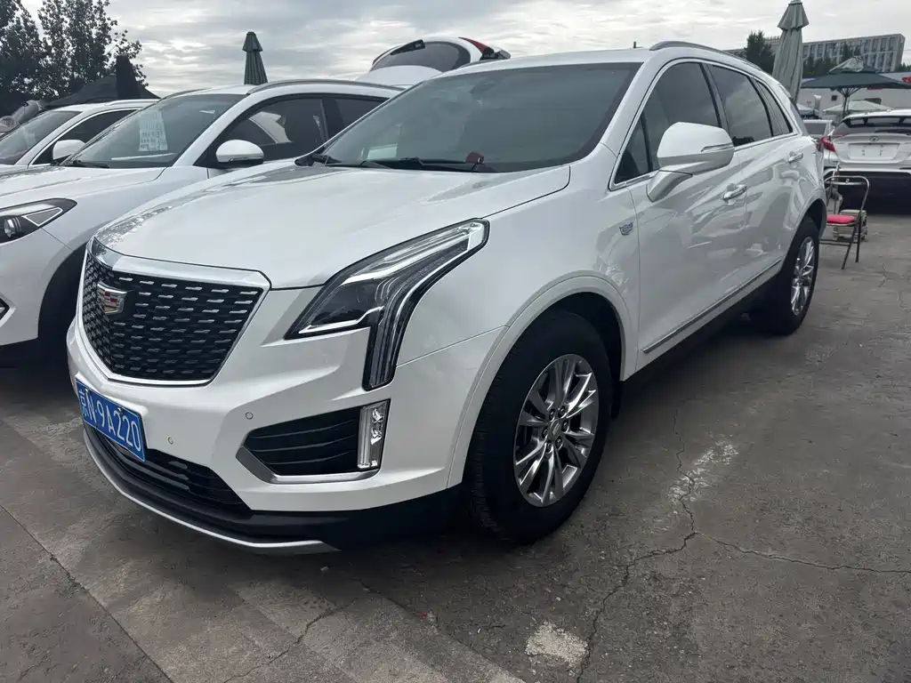 Cadillac XT5 2021 — фото 1