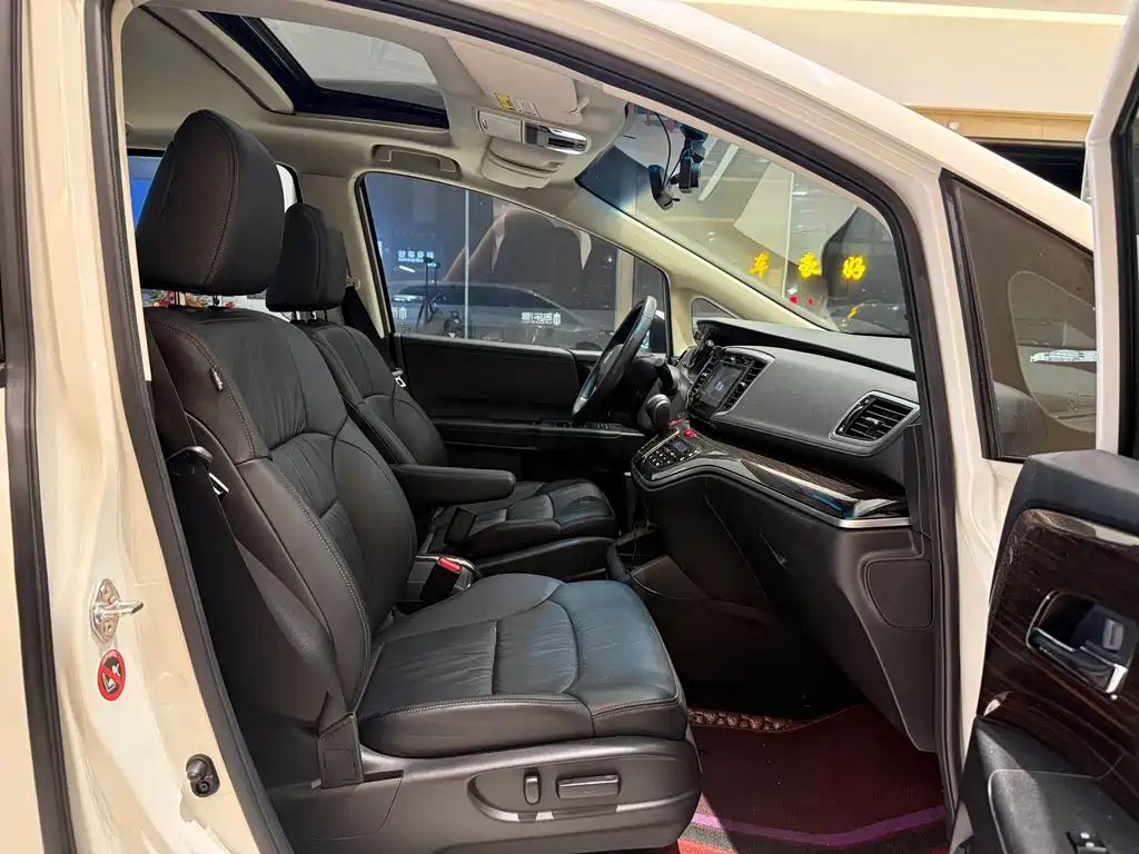 Honda Odyssey 2019 — фото 15