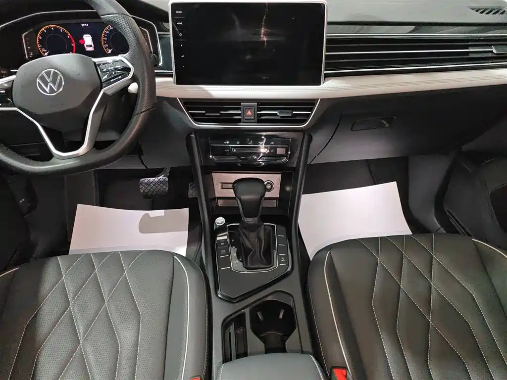 Volkswagen Tiguan L 2023 — фото 9