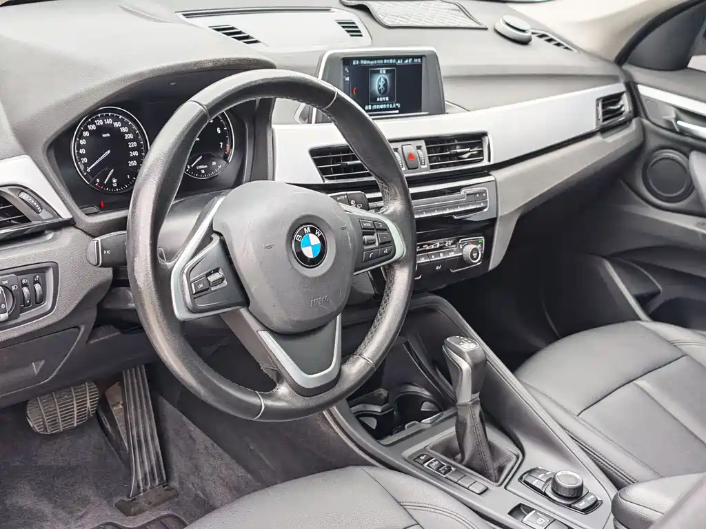 BMW X1 2019 — фото 8