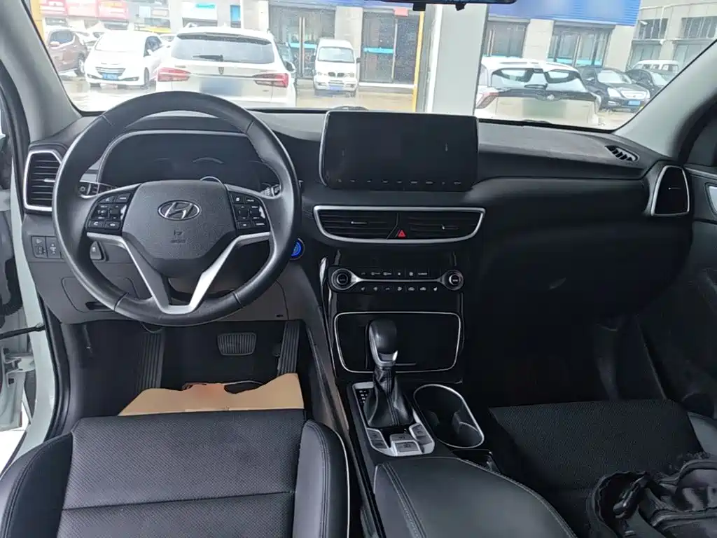 Hyundai Tucson 2020 — фото 10