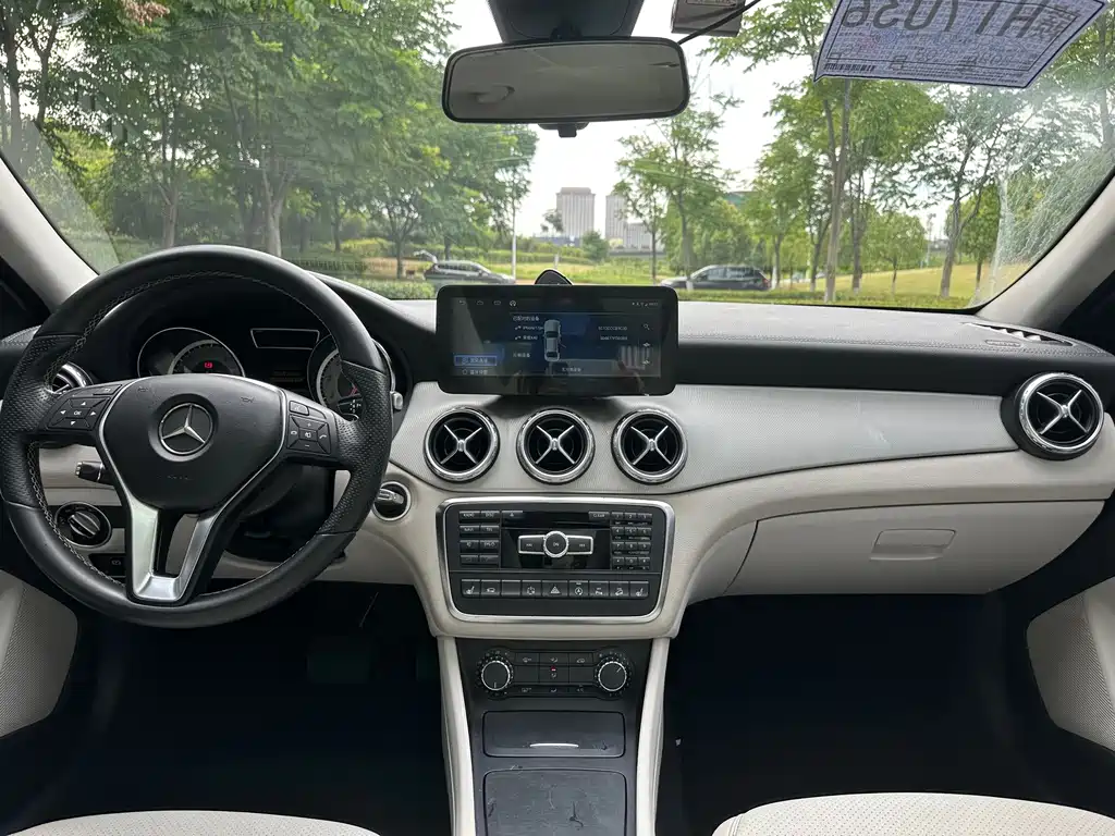 Mercedes-Benz GLA 2016 — фото 13