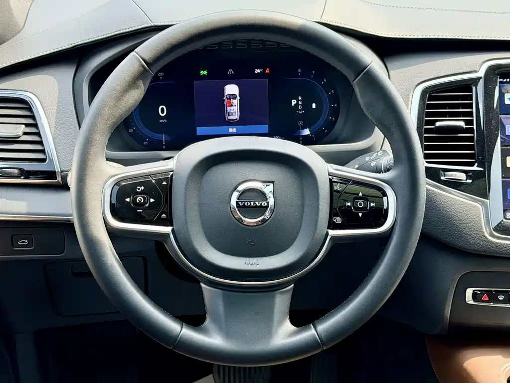 Volvo XC90 2023 — фото 9
