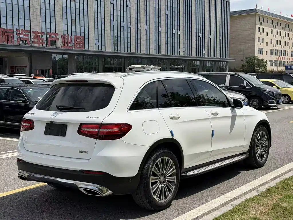 Mercedes-Benz GLC 2017 — фото 13