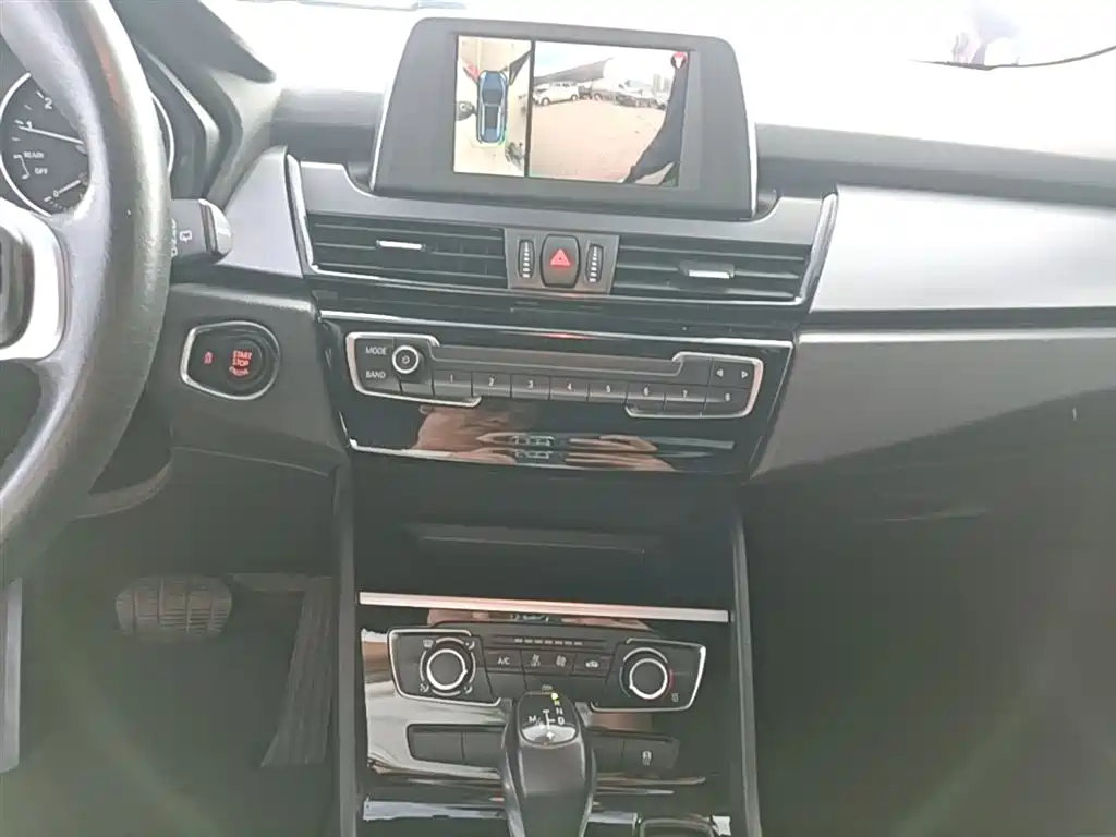 BMW 2 Series Active Tourer 2017 — фото 13