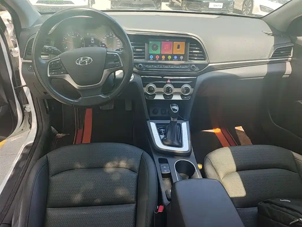 Hyundai Elantra 2020 — фото 10