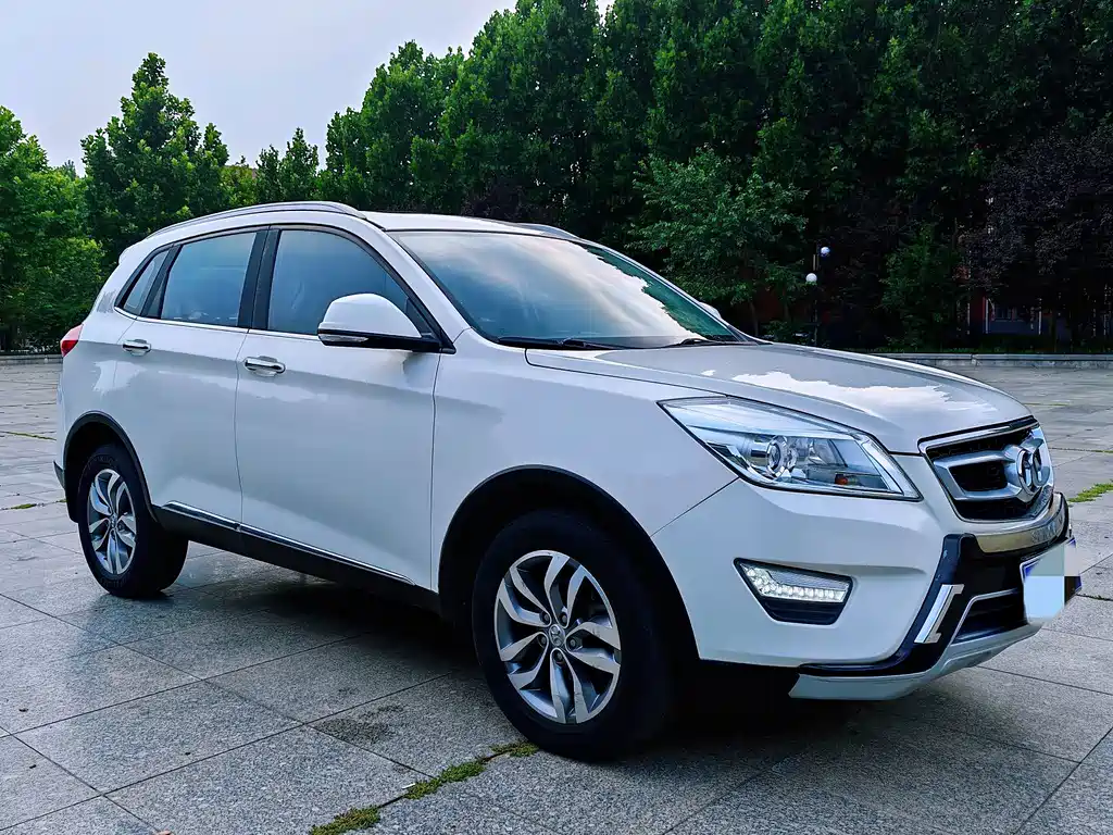 BAIC Shenbao X65 2015 — фото 7